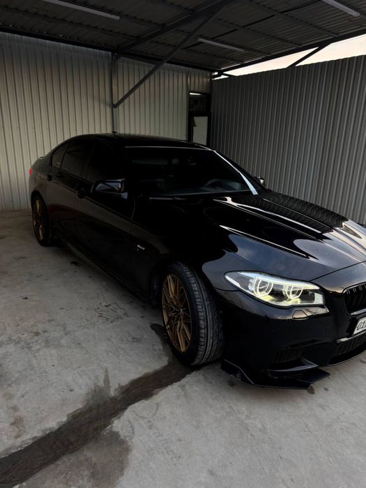 BMW M5 F10 3.3 Twin pawer turbo