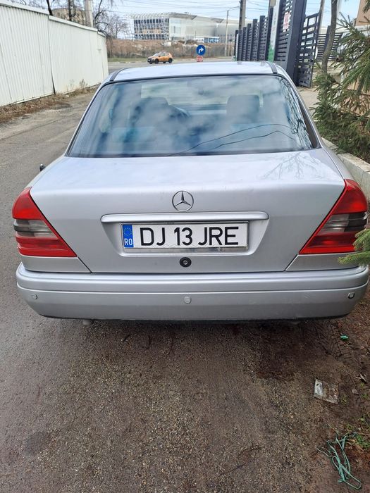 Mercedes c180 an 1997 benzina, manuala 110 cai 220000 km