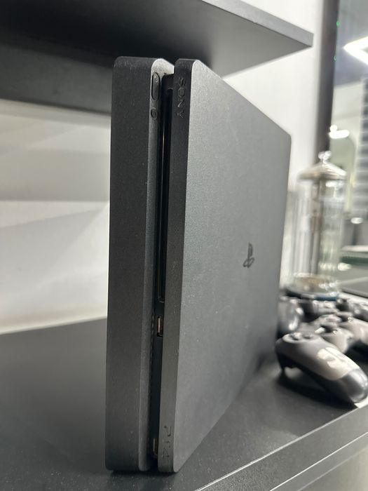 Playstation 4 +4джойстика в подарок