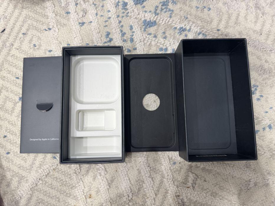 Коробки от iPhone 5 и 6(без телифонов)
