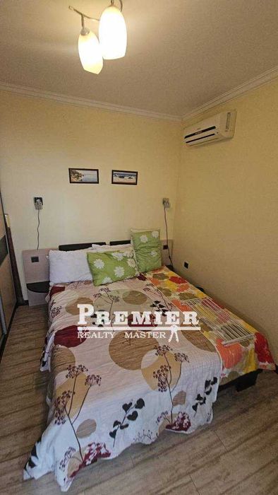 Продава се двустаен апартамент на първа линия в Свети Влас