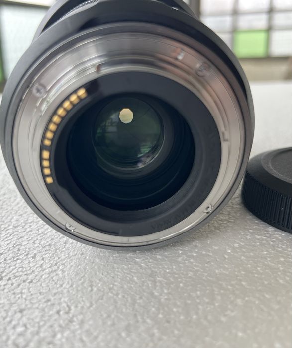 Obiectiv Canon RF 85mm F2 Macro IS STM