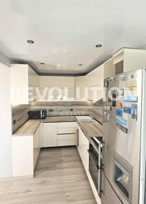 Дава се под наем Етаж от къща в Аксаково - 150 кв.м за 500 € - Снимка #1