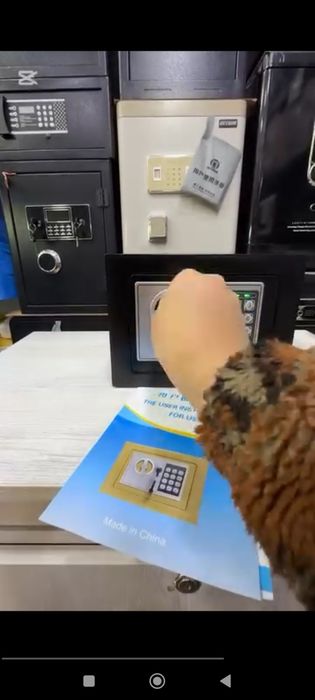 Kompakt plato seyf "Seyf s14" himoya va xavfsizlik uchun