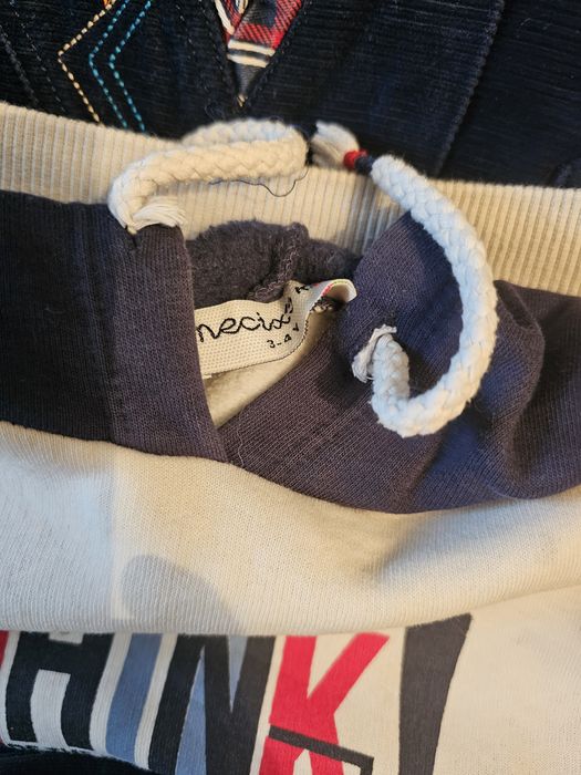 Отдам бесплатно детскую одежлу и игрушки