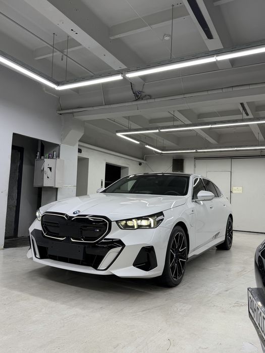 BMW i5 eDrive 2024