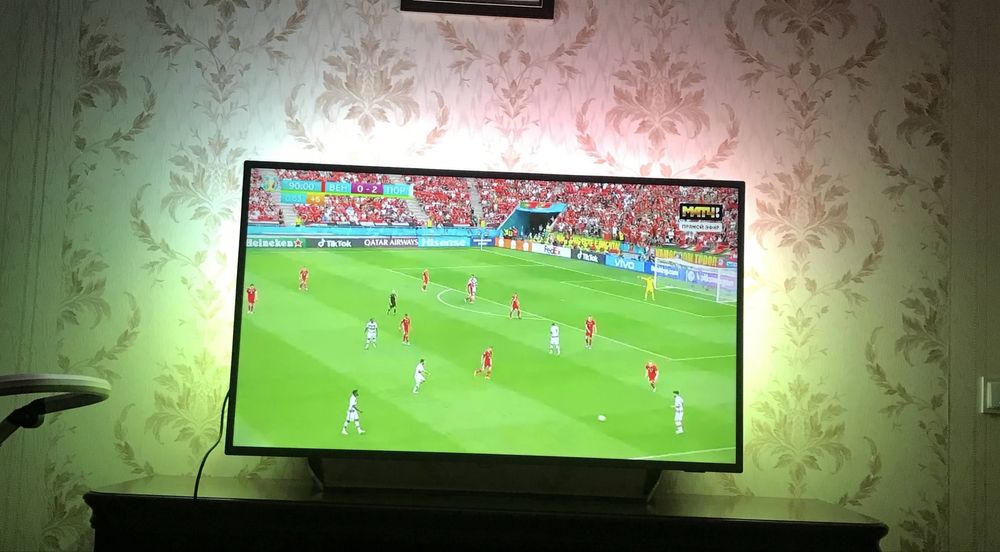 Телевизор Philips Ambilight 50’