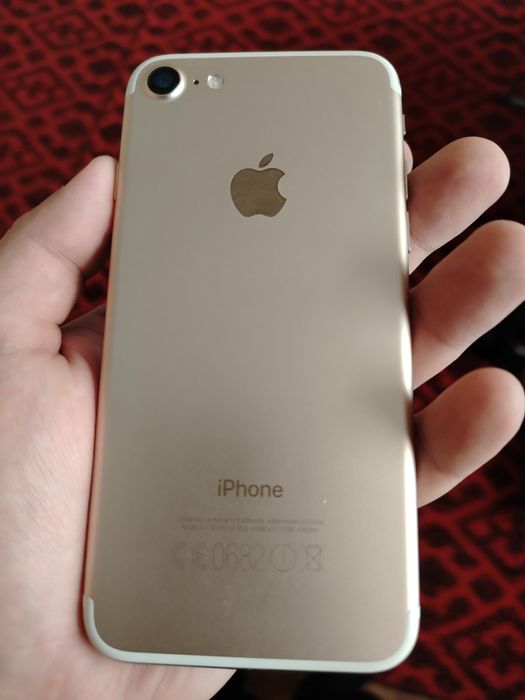 IPhone7 32 gb  gold