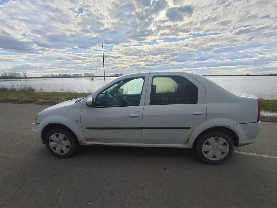 Продам Рено Логан 2013г