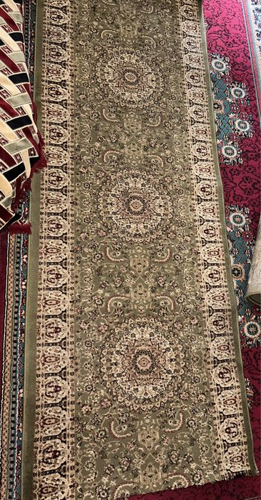 Продаю ковёр Размер: 1 м × 2,77м