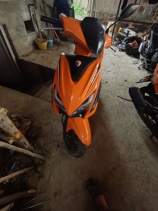 Vând scuter  daytona