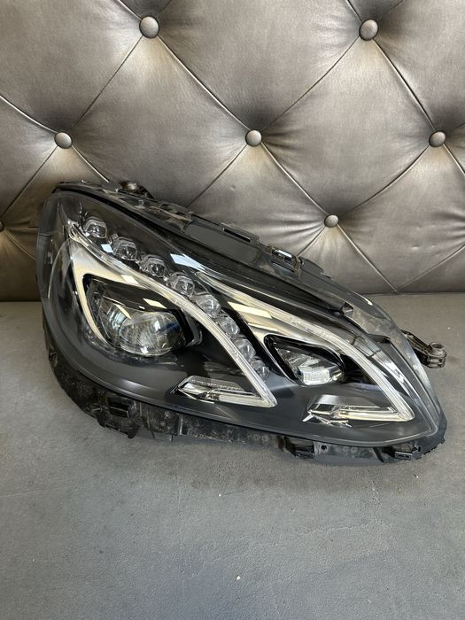 Mercedes w212 Facelift лед фар фарове десен