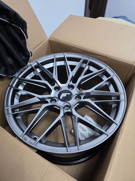 Set Jante Japan Racing JR28 18" 9.5J Concave + 4 Anvelope Goodyear NOI