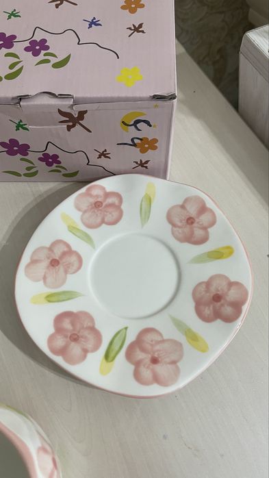 Чашка с цветами новая