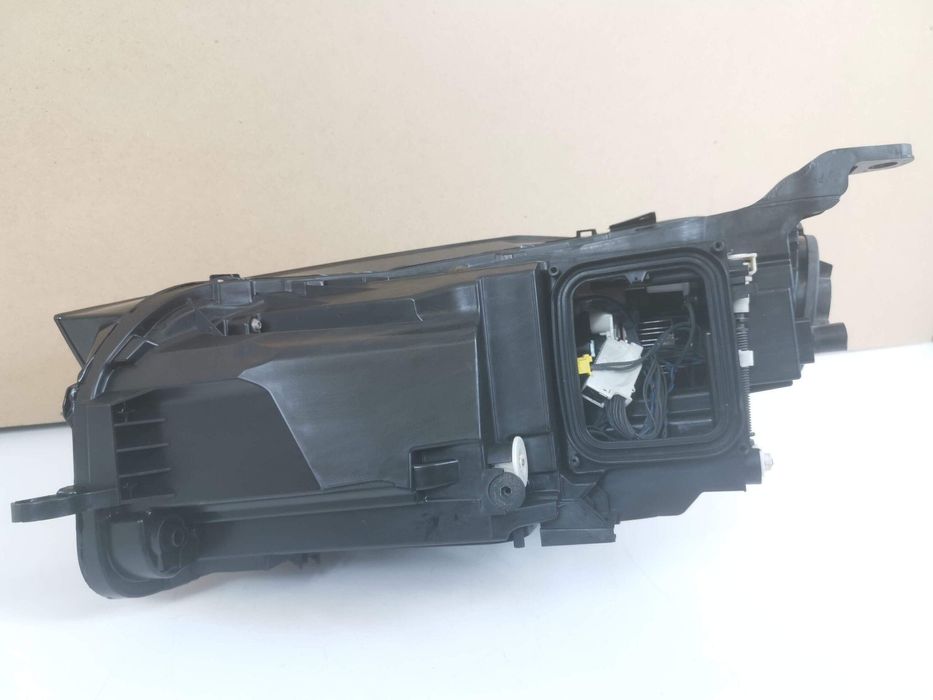 Фар Дясна Мулти-Лъч Лед Мерцедес-Бенц ГЛЕ-Клас / Mercedes-Benz GLE-Cla