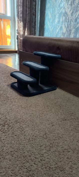 Продам лесенка для собак и кошек