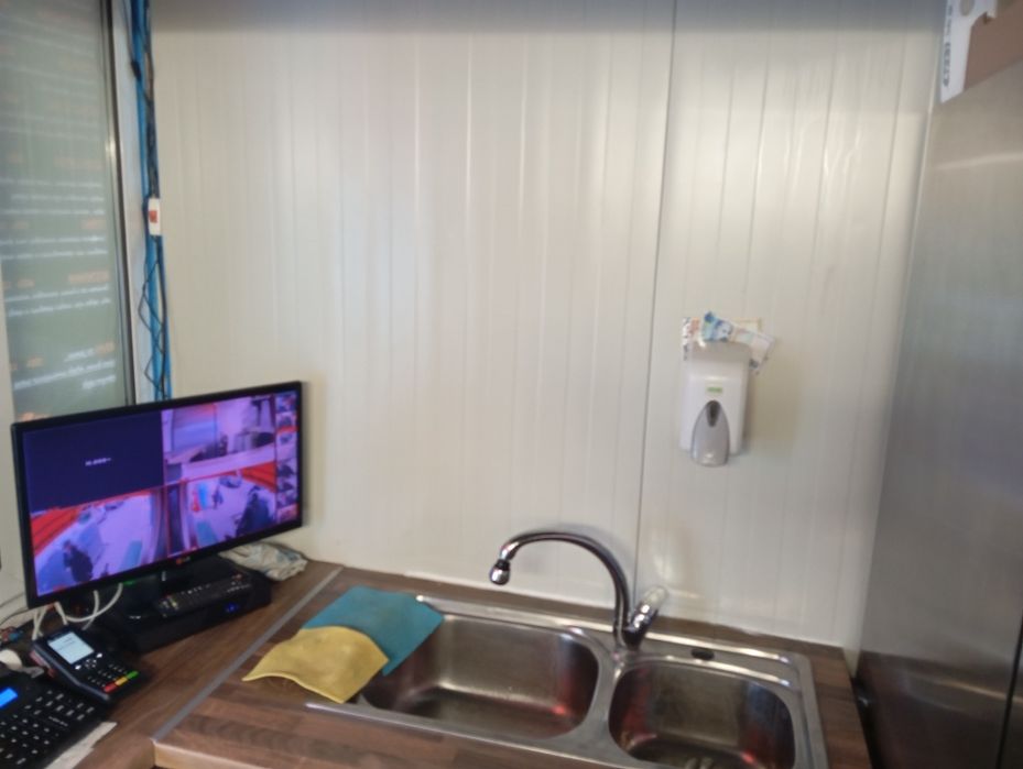 Заведение Фаст фууд за бургери, пици, джобове, грил сандвичи, кесадиа