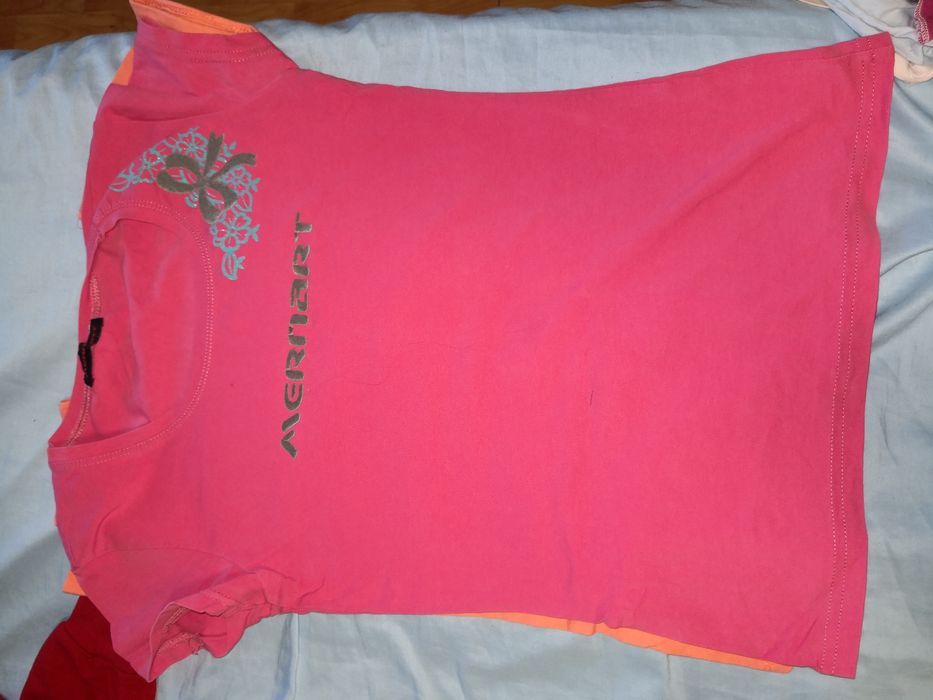 Vând tricouri fetite purtate o data