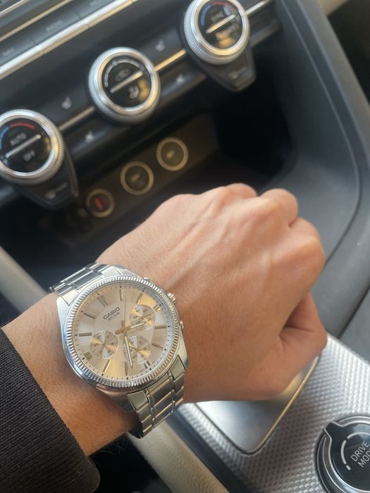 Часы наручные CASIO