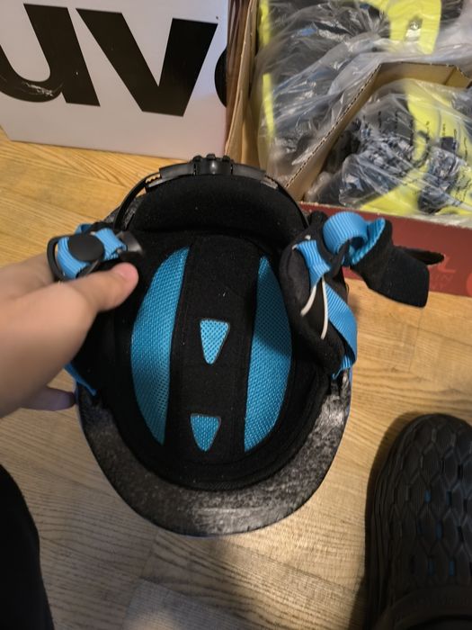 Ски обувки Rossingnol и каска Uvex (детски)