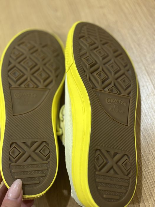 Tenisi Converse impecabili