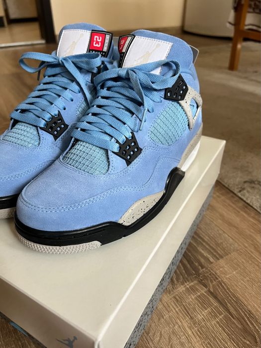 Jordan 4 Retro UNC