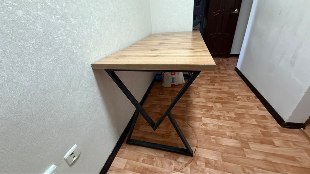 Продам стол для учёбы или ПК