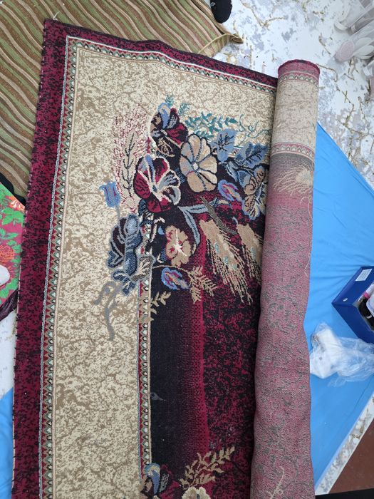 Ковёр 3х5 в хорошем состоянии