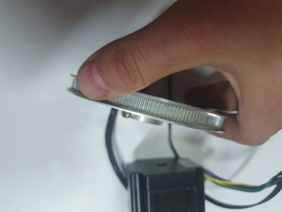 Шаговый двигатель