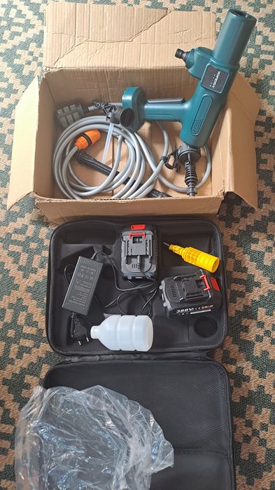 Aparat presiune cu apa pe acumulator