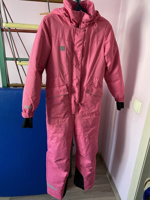 Зимний горнолыжный комбинезон для девочки