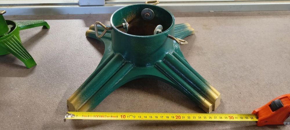 Стари Чугунени стойки за елха