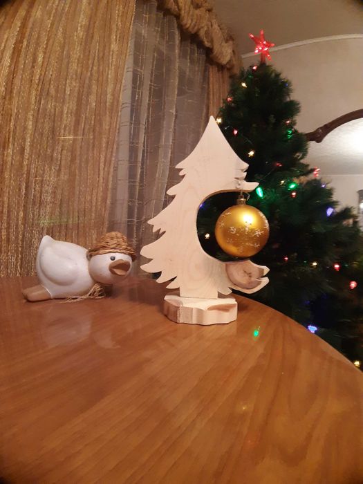 Деревянные фигурки .