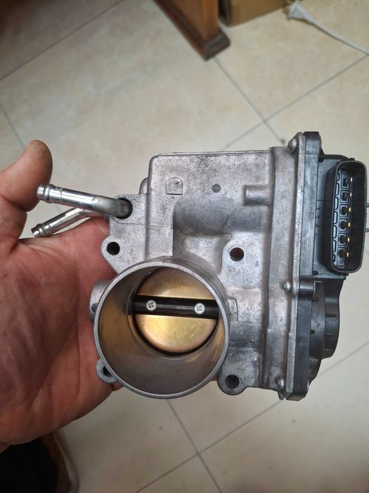 Дроселова клапа за Мицубиши Колт 1,3