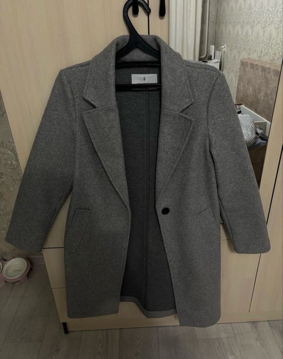 Пальто Stradivarius