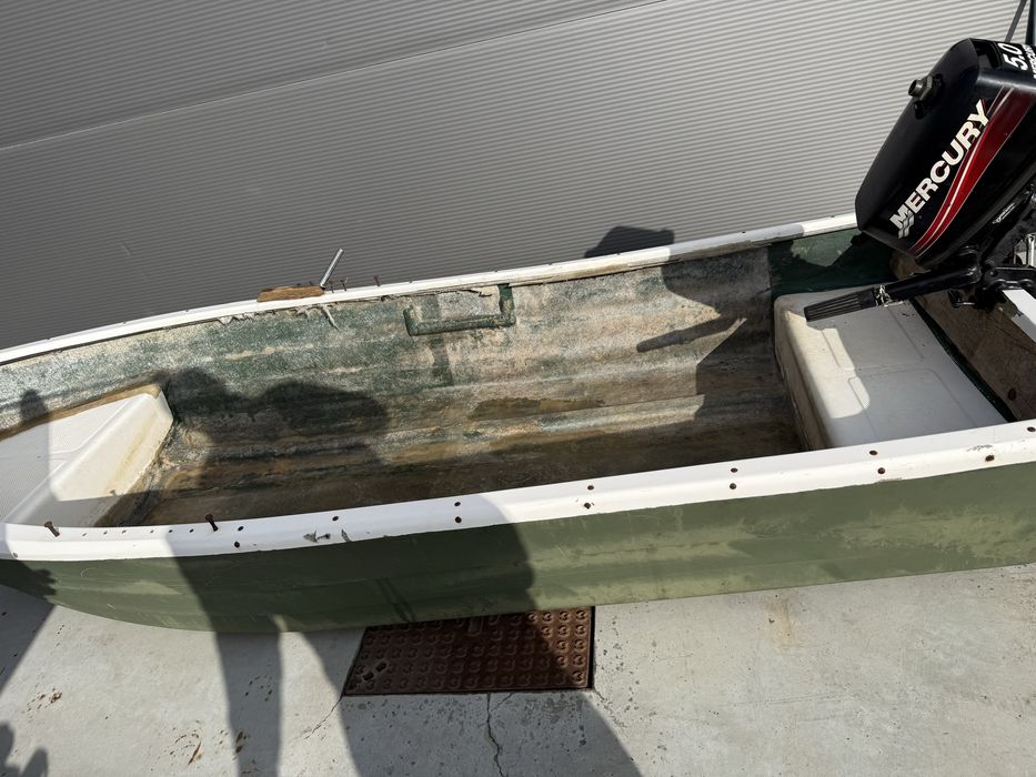 Barca fibra cu motor