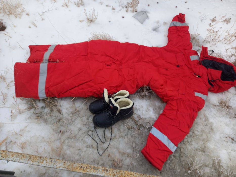 Зимний комбинезон + Зимний Спец.ботинки