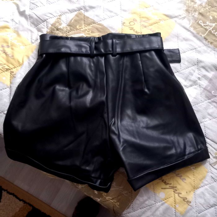 Кожени панталони къси