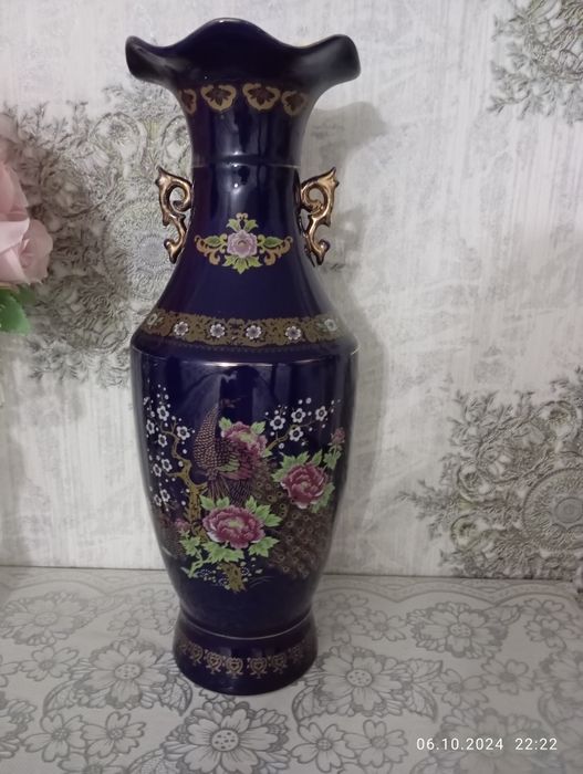 Ваза  за один штук 300 000 сум