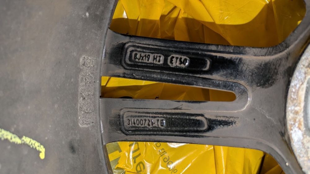 Jante Volvo R19 (V40 R Design Carbon Edition)