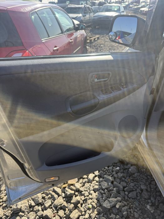 Тойота превиа  2.0Д  115 кс  2003 г на части