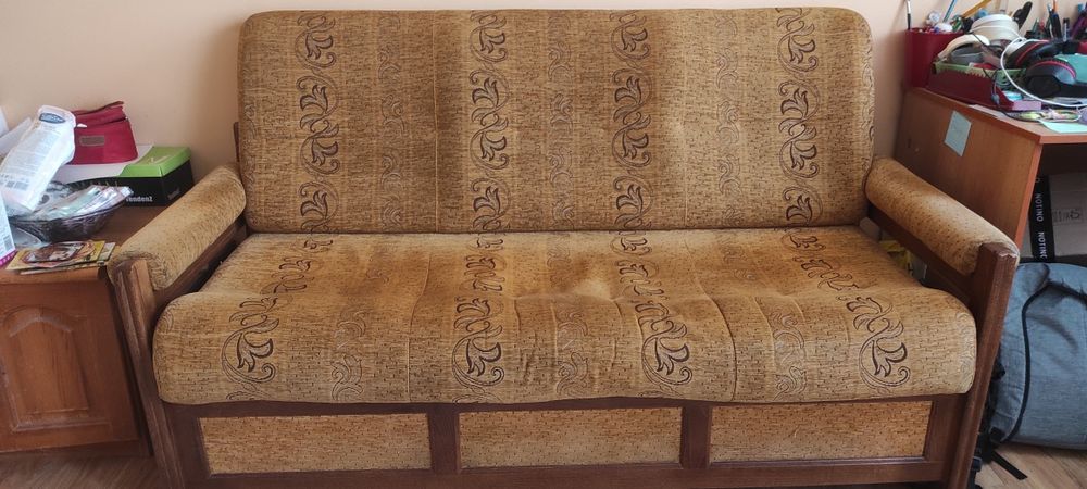 Разтегателен диван