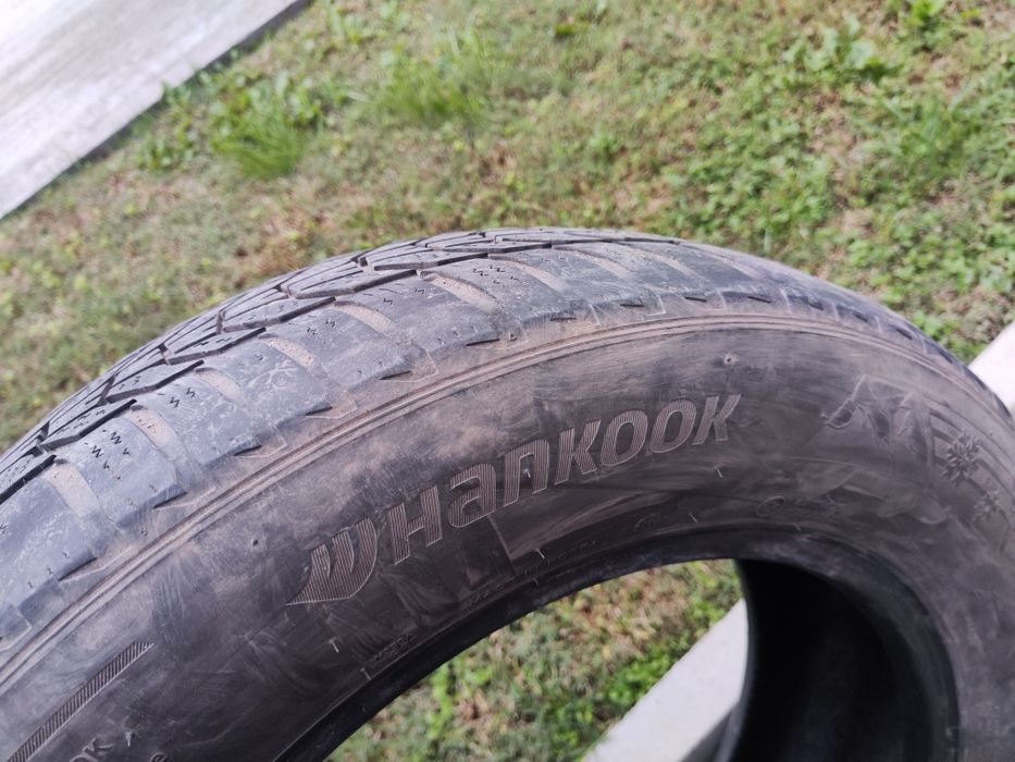 Зимни гуми за SUV Hankook Winter i*cept evo3 215/65/17  
W330 Winter i