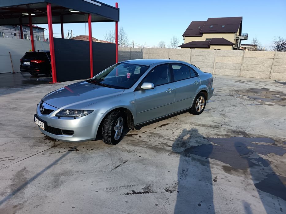 Vând sau schimb Mazda