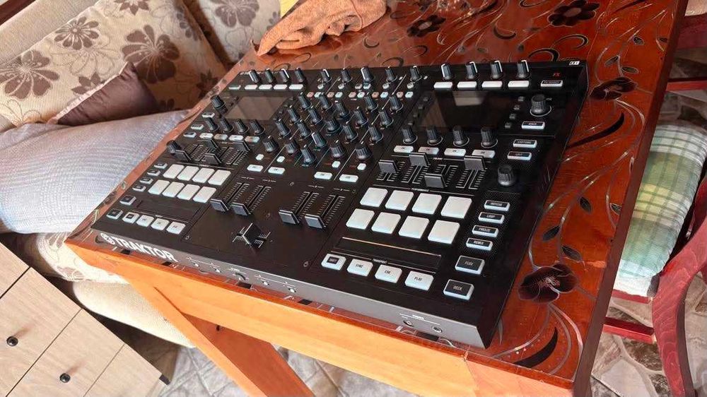 Продавам TRAKTOR S8