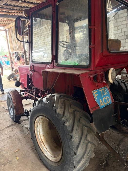 Продам два трактора МТЗ-82,Т-25.