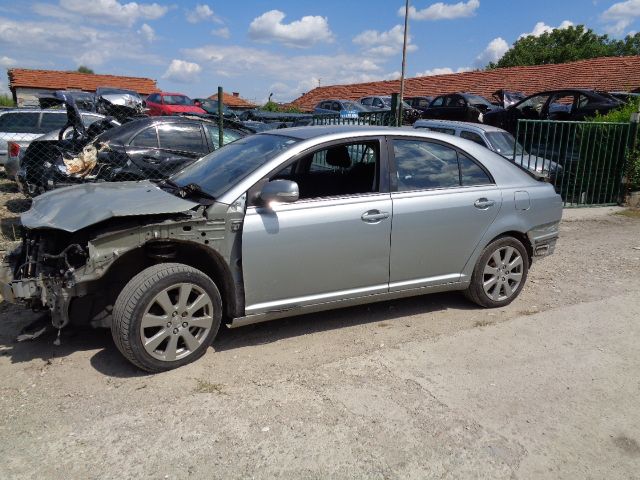 toyota avensis 2,2 D4d-тойота авенсис 2,2 d4d на части