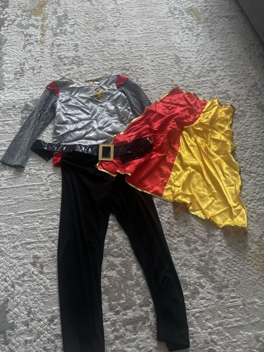 Продам костюм принца (рыцарь )