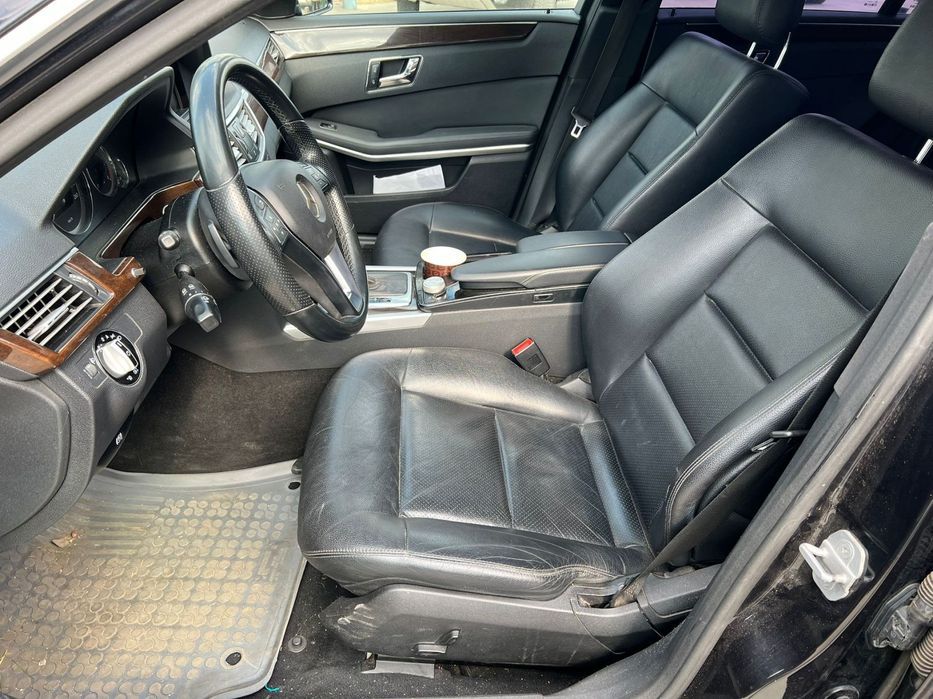 plansa bord mercedes-benz e 2013 berlina