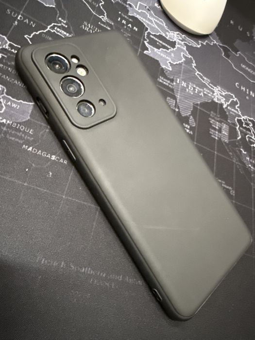 Продам телефон OnePlus 9rt